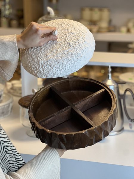 مضيفة مدور ٢ ب ١ خشب هندي